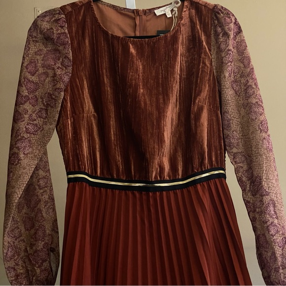 VINTAGE DRESS - Picture 1 of 11